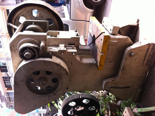 ขายเครื่องปั๊มเดินเฟือง 80 ตัน ขาย 150000 บาท