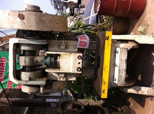 ขายเครื่องปั๊มเดินเฟือง 80 ตัน ขาย 150000 บาท