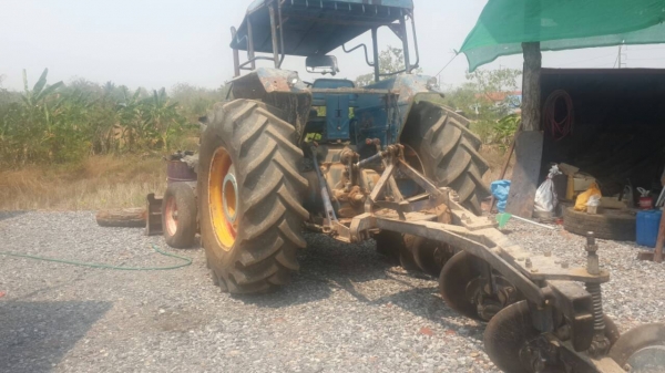 รถไถ ford 68 สภาพพร้อมใช้งาน