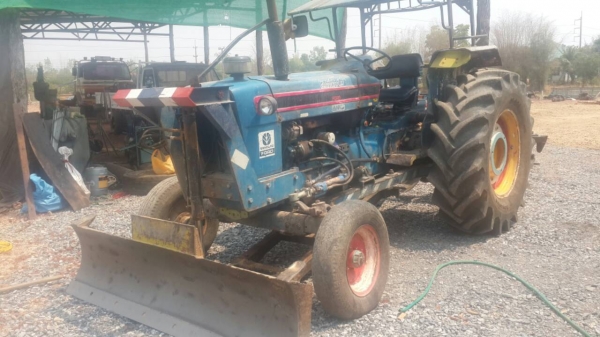 รถไถ ford 68 สภาพพร้อมใช้งาน