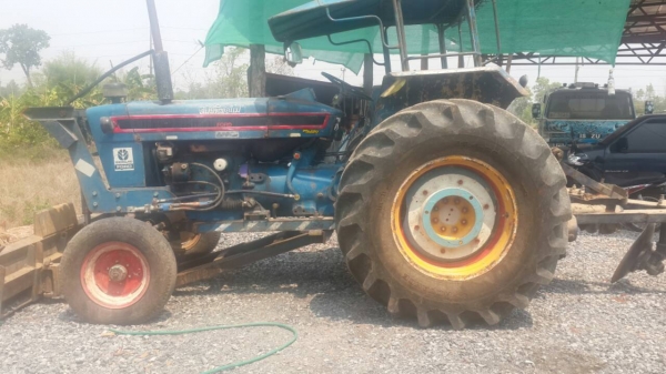 รถไถ ford 68 สภาพพร้อมใช้งาน