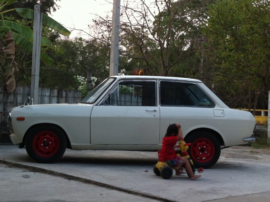 ขายดัสสันb10. ขายดัสสันb10.