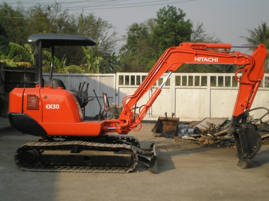ขายแบคโฮ HITACHI EX 30-2 พร้อมใช้งาน สภาพเดิม