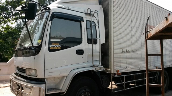 รถบรรทุก 10 ล้อ ISUZU DECA รุ่น FVM 230  แรงม้า ปี50 สวยพร้อมใช้งาน