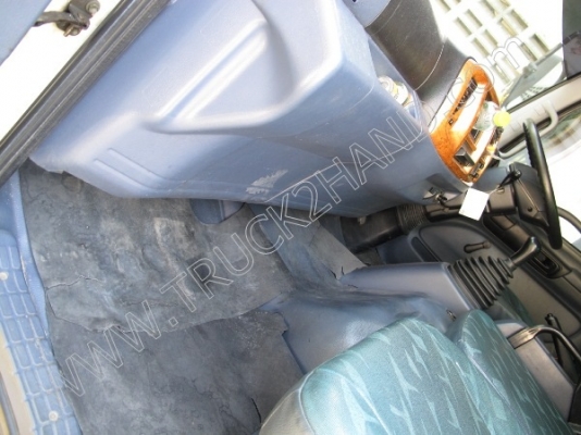 รถบรรทุก 6 ล้อตู้แห้ง ยี่ห้อ HINO รุ่น FC4J