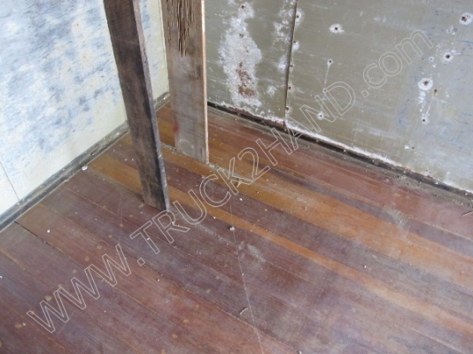 รถบรรทุก 6 ล้อตู้แห้ง ยี่ห้อ HINO รุ่น FC4J