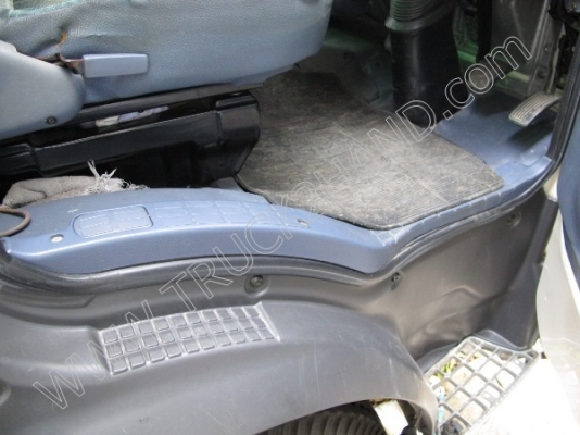 รถบรรทุก 6 ล้อตู้แห้ง ยี่ห้อ HINO รุ่น FC4J