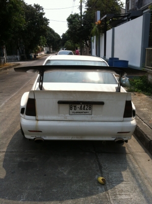 ขายรถโอเปิ้ลสี่ประตูสีขาว ขายรถโอเปิ้ลสี่ประตูสีขาว