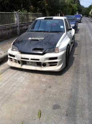 ขายรถโอเปิ้ลสี่ประตูสีขาว ขายรถโอเปิ้ลสี่ประตูสีขาว