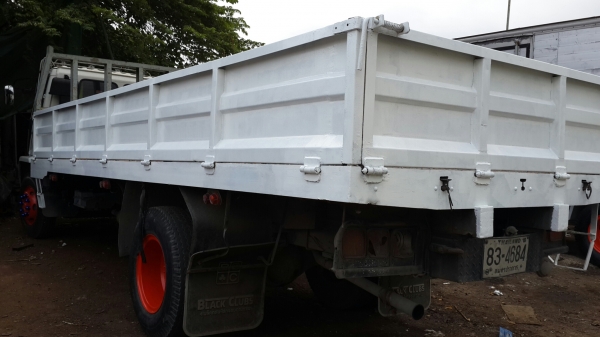 ขาย6ล้ออีซูซุ ร๊อคกี้ ยาว 6.50 เมตร เครื่อง6HE1 195แรงม้า เบรคจิฟฟี่ พวงมาลัยพาวเวอร์ มีแอร์ ยาง900-20 สภาพดี พร้อมใช้