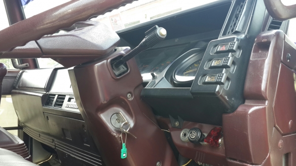 ขาย6ล้ออีซูซุ ร๊อคกี้ ยาว 6.50 เมตร เครื่อง6HE1 195แรงม้า เบรคจิฟฟี่ พวงมาลัยพาวเวอร์ มีแอร์ ยาง900-20 สภาพดี พร้อมใช้