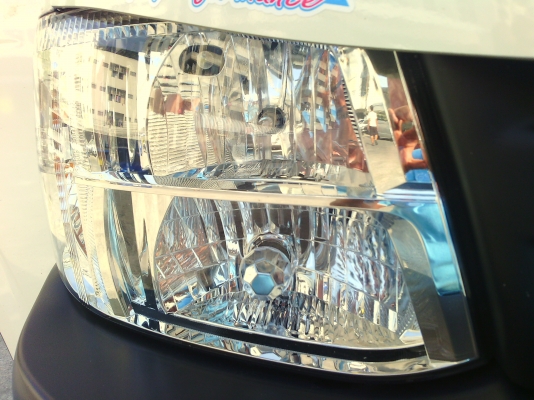 ต้องการขายไฟหน้า2ชั้นแท้รถตู้ commuter ข้างขวาเบิกศูนย์