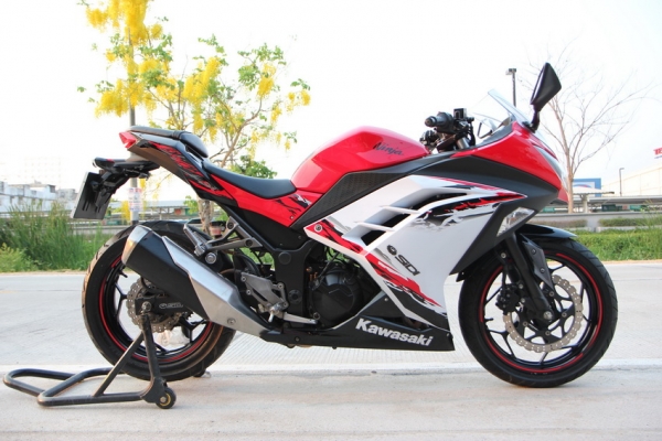 ขาย Kawasaki ninja 250 ABS รุ่นปี 2013  ทะเบียนพร้อมโอน