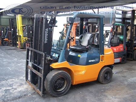 ขาย รถโฟล์คลิฟท์ TOYOTA รุ่น 7FG-30