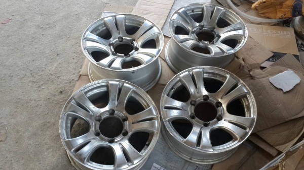 แม็กขอบ 16 x 8  6รู139  1ชุด