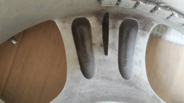 แม็กขอบ 16 x 8  6รู139  1ชุด