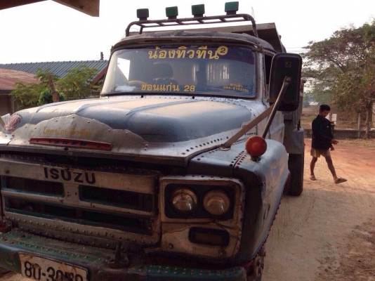 6ล้อหัวยาวISUZU  TX เครื่อง6BB พวงมาลัยเพาเวอร์เฟืองท้ายFUSO มีเล่มทะเบียน