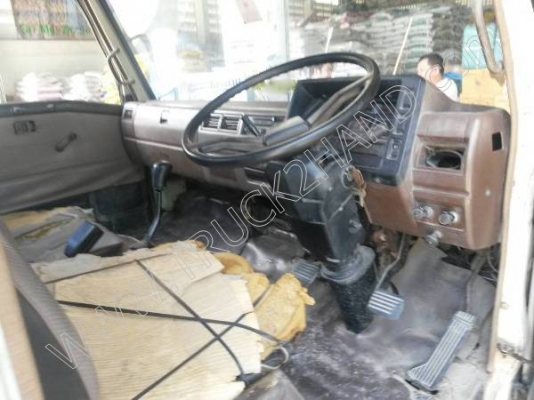 รถบรรทุก 6 ล้อ ยี่ห้อ HINO รุ่น KM777 (มีภาพ VDO ประกอบ)