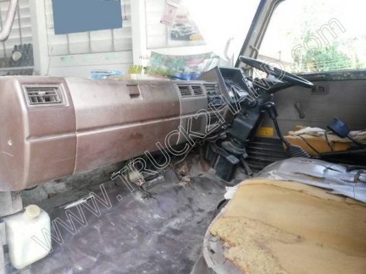 รถบรรทุก 6 ล้อ ยี่ห้อ HINO รุ่น KM777 (มีภาพ VDO ประกอบ)