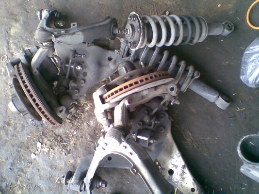 ขายปีกนก ล่าง-บน พร้อมชุดดุมทั้งหมด ของ ดีแมกซ์