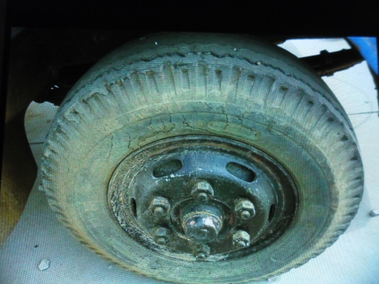 ขายรถบรรทุก 6 ล้อดั้ม ISUZU KS 110 วางเครื่อง 100 แรง F หน้า - หลังว่างหัว ตาหวานทะเบียนเต็ม ขายรถบรรทุก 6 ล้อดั้ม ISUZU KS 110 วางเครื่อง 100 แรง F หน้า - หลังว่างหัว ตาหวานทะเบียนเต็ม