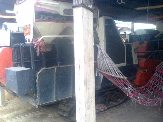 ขายรถเกี่ยวคูโบต้าDC60พลัส พร้อมเล่มทะเบียนลดเหลือ320000บาท