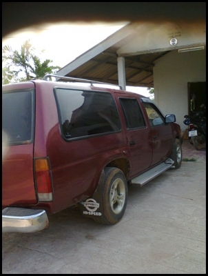 นิสสัน บิ๊กเอ็ม 4 ประตู