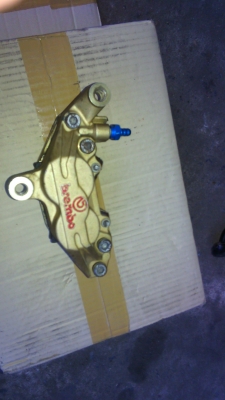 เพื่อนฝากขายปั้ม Brembo 4 พอร์ต2300 บาท