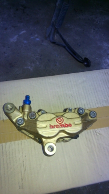 เพื่อนฝากขายปั้ม Brembo 4 พอร์ต2300 บาท