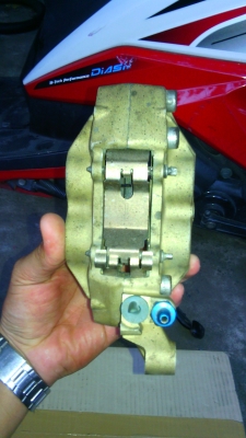 เพื่อนฝากขายปั้ม Brembo 4 พอร์ต2300 บาท