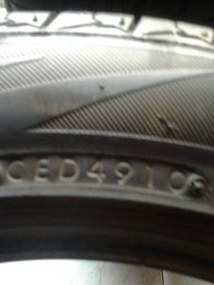 ขายยาง BRIDGESOTNE AR10 185-55-15 ปลายปี10 ไม่บวม ไม่กินข้าง ชุดละ 3,900 บาท