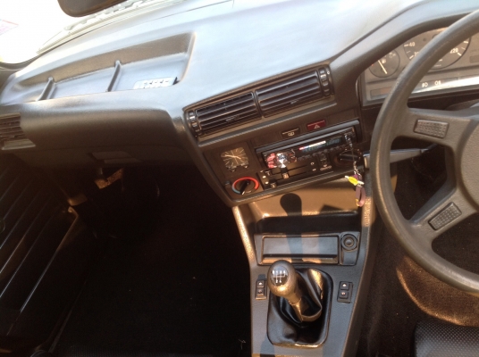 ขายถูก BMW E30 coupe M1 ถึงแค่สิ้นเดือนนี้เท่านั้น