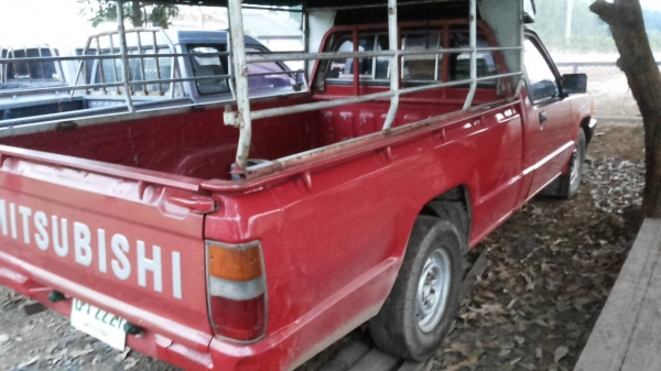 ***ขายแล้วครับขอบคุณ Truck2hand ขายกระบะตอนเดียว MITSU L200 CYCLONE 2.5ปี37/94 เครื่องเดิมเกียร์เดิม แน่นดีไม่เยิ้ม ช่วงล่างดี คัสซีมีตำหนิ ผุช่วงปลายทั้ง2ข้างต้องเก็บ ช่วงกลางตัวยังดี กระบะพื้นมีผุนิดหน่อย หัวเก๋งดีภายในคอนโซลครบ พ.ธรรมดา แอร์ ยางหน้าดี