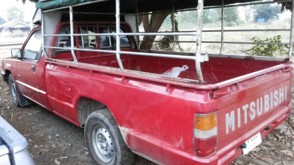 ***ขายแล้วครับขอบคุณ Truck2hand ขายกระบะตอนเดียว MITSU L200 CYCLONE 2.5ปี37/94 เครื่องเดิมเกียร์เดิม แน่นดีไม่เยิ้ม ช่วงล่างดี คัสซีมีตำหนิ ผุช่วงปลายทั้ง2ข้างต้องเก็บ ช่วงกลางตัวยังดี กระบะพื้นมีผุนิดหน่อย หัวเก๋งดีภายในคอนโซลครบ พ.ธรรมดา แอร์ ยางหน้าดี