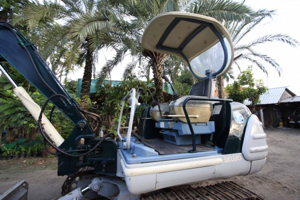 ขายรถแม็คโคร KUBOTA รุ่น K-035 ไม่เคยผ่านการใช้งานในไทย ติดต่อ 086-775-7900, 086-324-1992