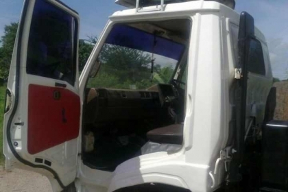 รถหกล้อดัมพ์ HINO KM777 ปี 35 คอกสูง เครื่อง 117 แรงม้า สภาพพร้อมใช้งาน 480,000