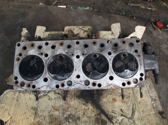 ขายฝาสูบ+หัวฉีด+กระเดื่อง isuzu c240 4500