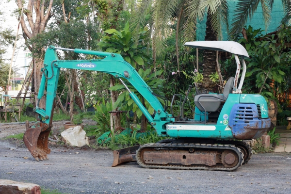 ขายรถแม็คโคร KOMATSU PC30-6 ไม่เคยผ่านการใช้งานในไทย ติดต่อ 086-775-7900, 086-324-1992