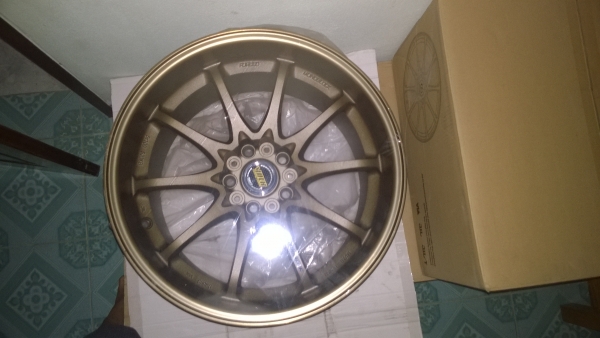 ขายแม็ก ce 28 ขอบ 18 กว้าง 9.5 / 10.5 1 ชุด ของใหม่ งานเหมือน จัดราคาเบาๆคับ