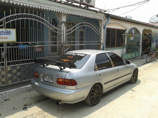 ขาย Honda civic 4 Door ปี 95 พร้อมใช้งาน แม็ค 17 นิ้ว เครื่องเสียงพร้อบ เบสแน่นพร้อมจอทีวี เบาะซิ่ง ราคา 79,000 บาท