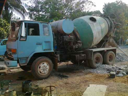 ขายรถโม่ปูน6คิว สภาพพร้อมใช้ ติดต่อได้ อ๊อฟ พิจิตร 086-737-9991