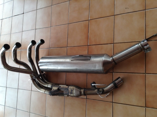 ธารนนทบุรี//ขายท่อเดิมของ honda cb1300 ปี08 สภาพสวยครับ คอเลส เสียงนิ่มๆเดิมๆไม่เคยทำไส้ท่อครับ