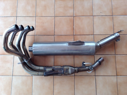 ธารนนทบุรี//ขายท่อเดิมของ honda cb1300 ปี08 สภาพสวยครับ คอเลส เสียงนิ่มๆเดิมๆไม่เคยทำไส้ท่อครับ