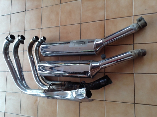 ธารนนทบุรี//ขายท่อเดิมของ honda cb1300 ปี99-00 เสียงนิ่มๆเดิมๆครับ ธารนนทบุรี//ขายท่อเดิมของ honda cb1300 ปี99-00 เสียงนิ่มๆเดิมๆครับ