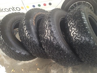 ขายยาง BF Goodrich  All-Terain T/A  31.5/10.5R15   สีเส้น 1500 บาท