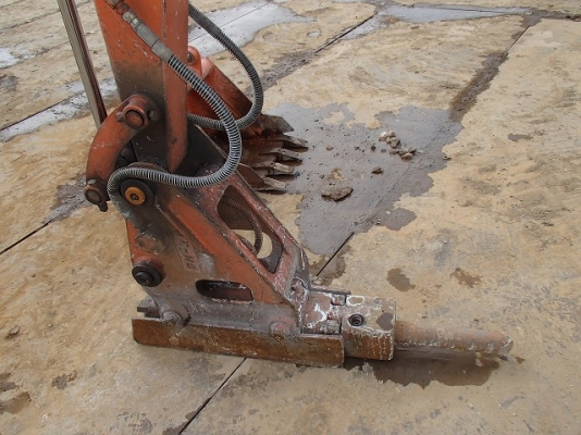 รถแบคโฮเก่าญี่ปุ่น Hitachi ZX40U-2 หัวกระแทก + บุ้งกี๋