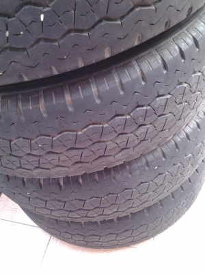 ยาง 205/70 ขอบ15 ปี08 สภาพยังดีครับ ขาย 1100 บาท