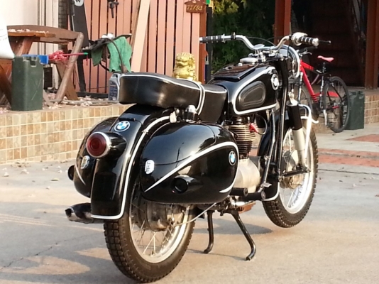 วุฒินนบุรี// ขาย BMW r26 หล่อๆมีกระเป๋าค้างด้วยคับรถพร้อมใช้เก็บงานแล้ว