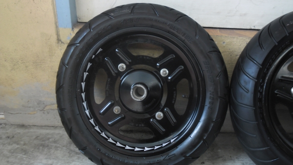 ""ล้อ KSR"" หน้า-หลัง 1400 บาท
