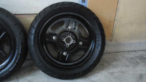 ""ล้อ KSR"" หน้า-หลัง 1400 บาท